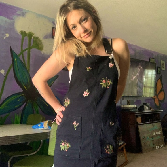 Meet your Posher, Mackenzie - Picture 1 of 1